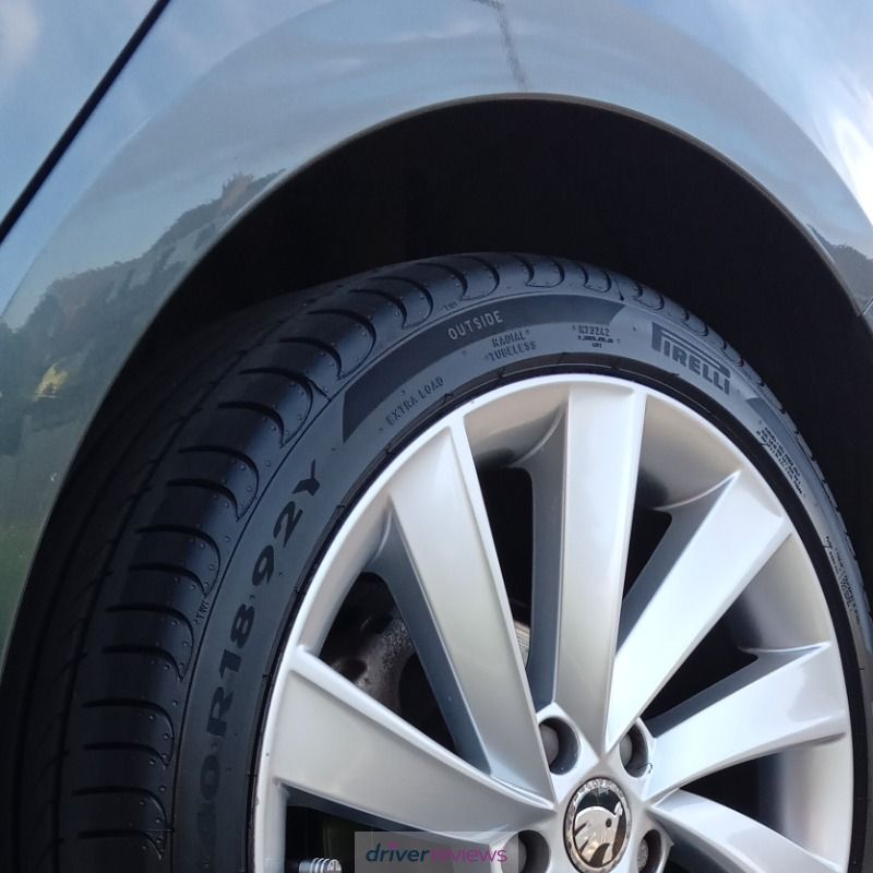 Image #2; Pirelli Powergy, 225/40 R18 Y; Skoda Octavia