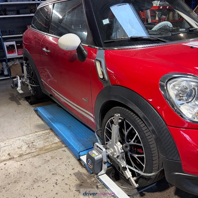 Image #3; Pirelli Powergy, 225/40 R19 Y; MINI Paceman