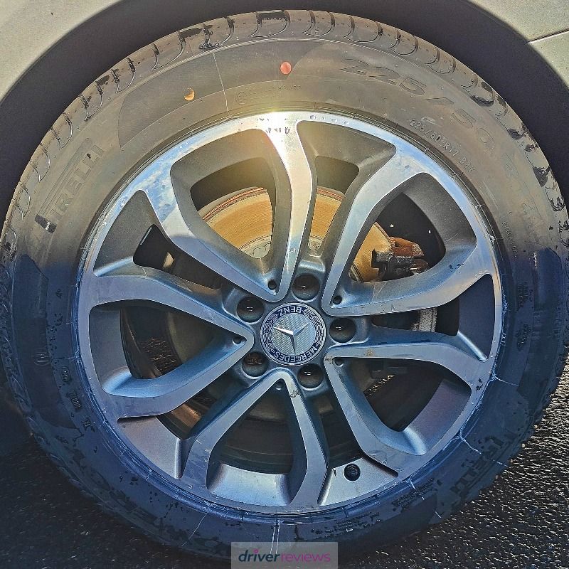Image #2; Pirelli Powergy, 225/50 R17 Y; Mercedes-Benz C-Class