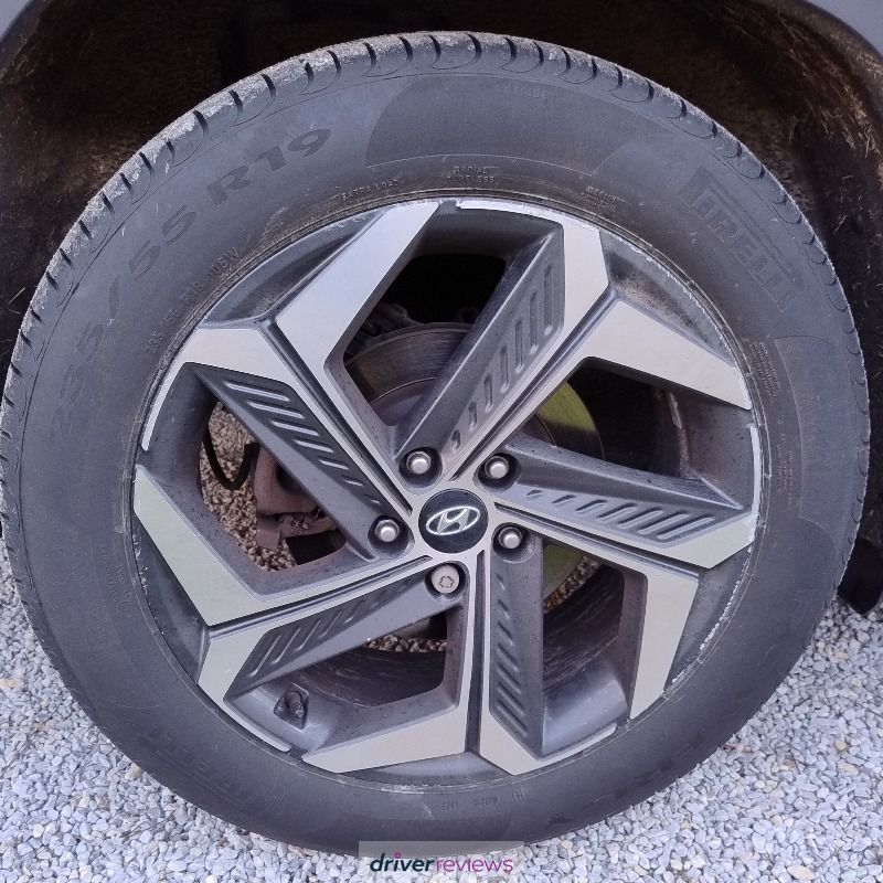 Image #2; Pirelli Powergy, 235/55 R19 W; Hyundai Tucson