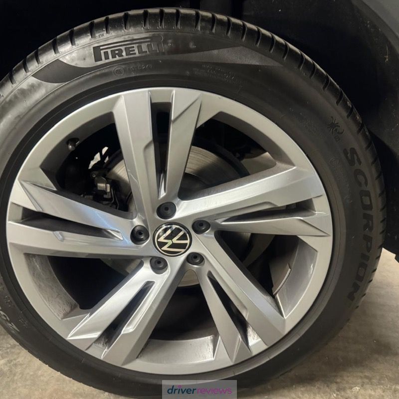 Image #1; Pirelli Scorpion, 255/45 R19 V; Volkswagen Tiguan