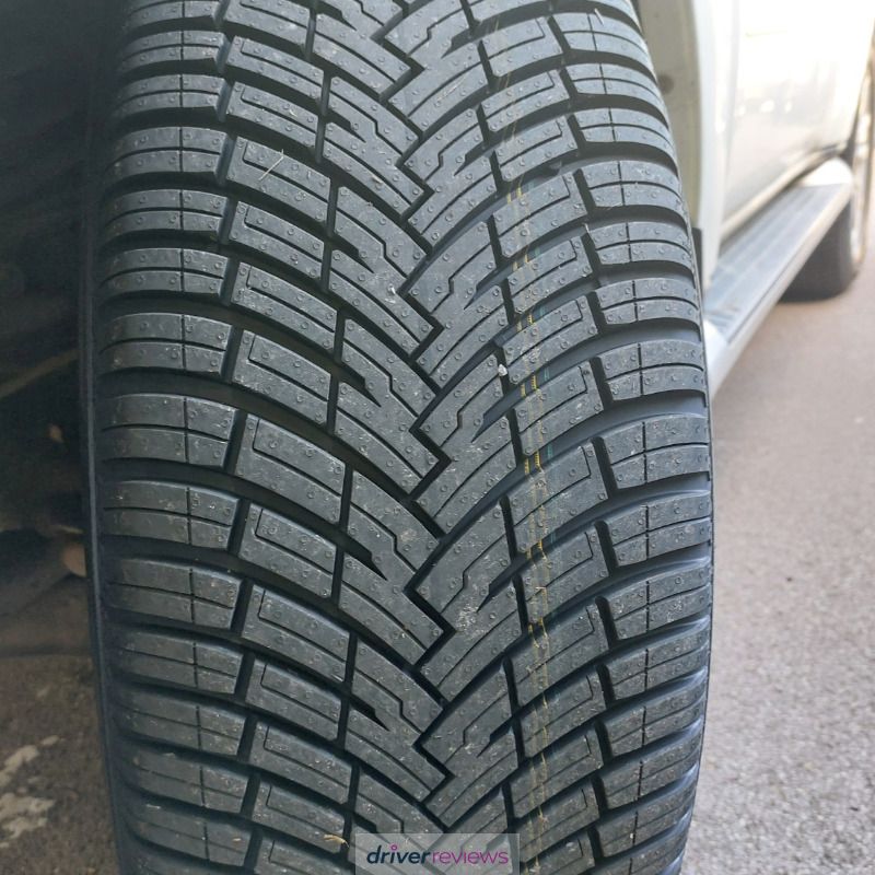 Image #3; Pirelli Scorpion All Season SF2, 265/60 R18 V; Mitsubishi Pajero
