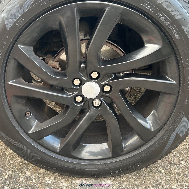 Pirelli Scorpion Zero All Season NCS 265/40 R22 at Blackcircles.com