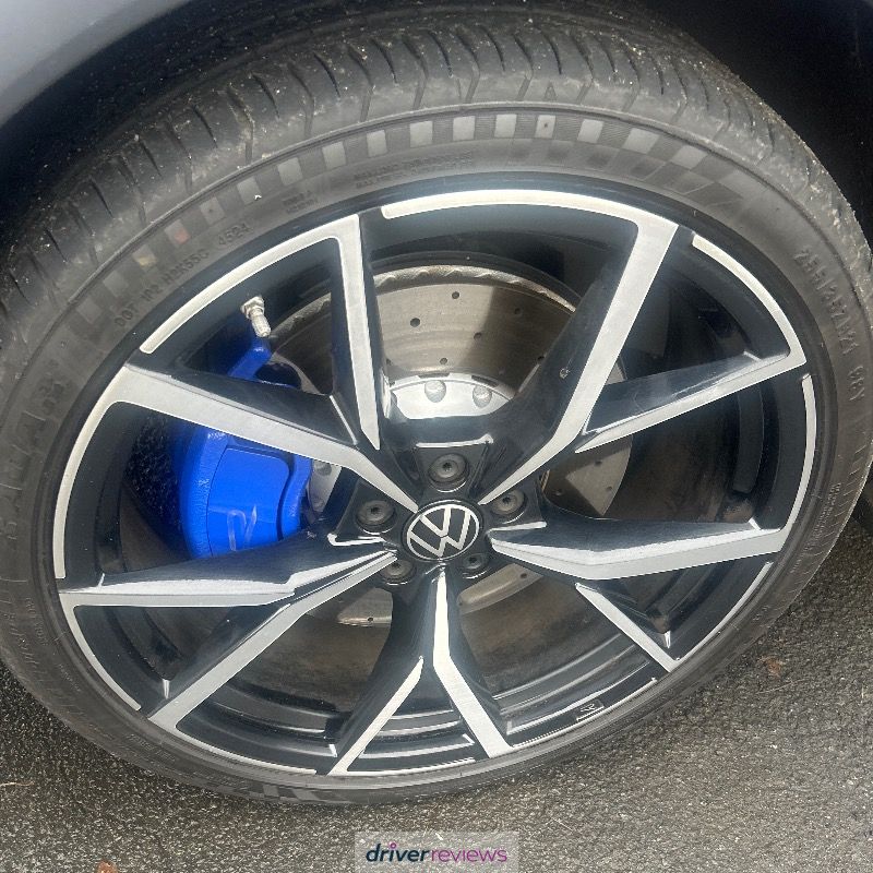 Radar Dimax R8+ 245/40 R19 at Blackcircles.com