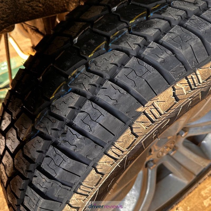 Radar Renegade AT-5 275/45 R20 at Blackcircles.com