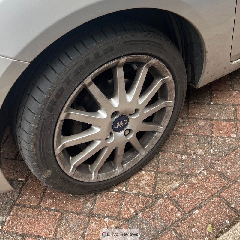 Rotalla RU01 195/45 R16 at Blackcircles.com