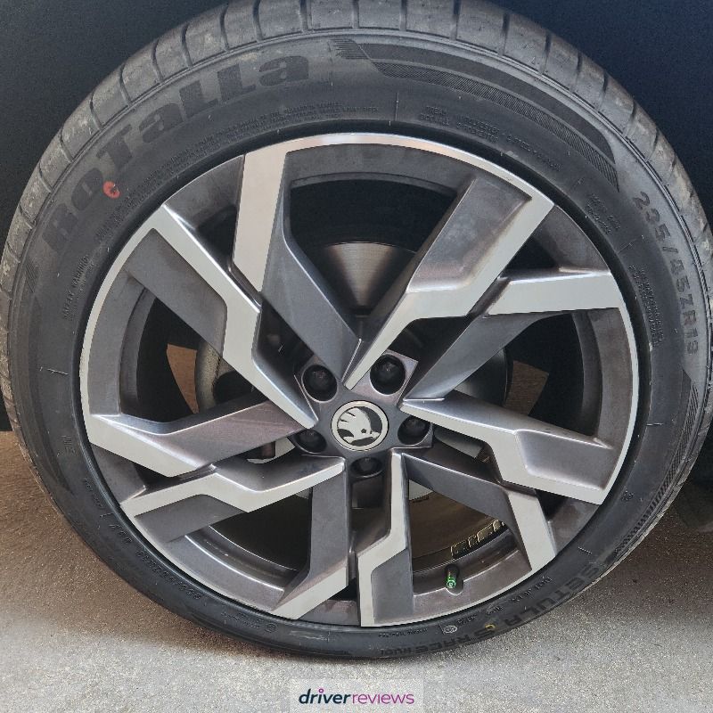 ROTALLA SETULA S-RACE RU 01 215/45R17 91W Tyroola.com.au