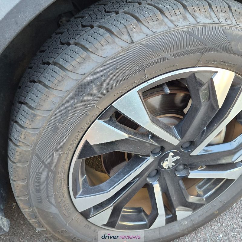 Image #1; Royal Black Royal A/S, 215/60 R17 V; Peugeot 2008