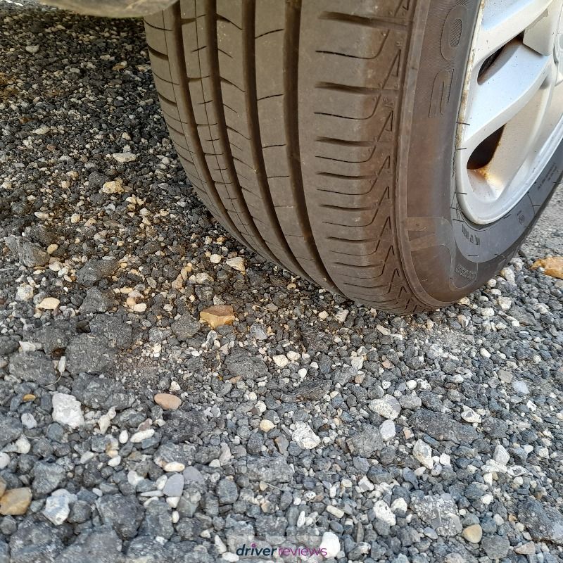 Image #1; Royal Black Royal Mile, 205/60 R16 V; Renault Scenic
