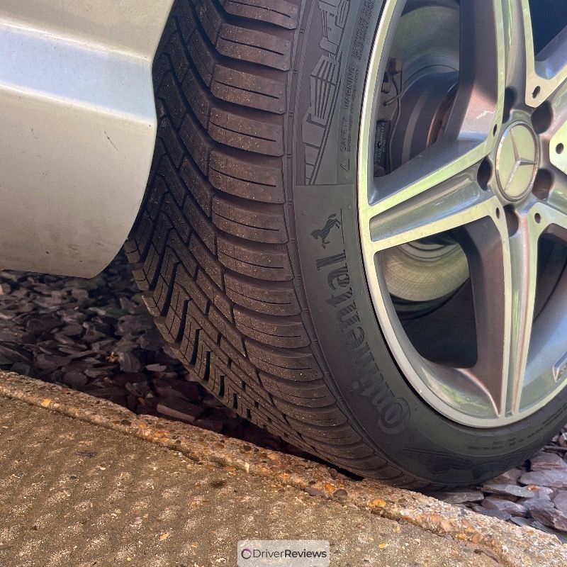 Image #9; Taurus High Performance, 185/55 R15 H; Mercedes-Benz E-Class