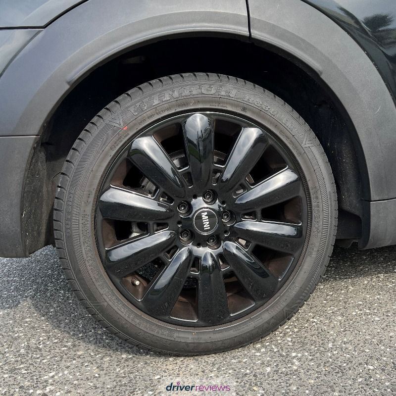WINRUN R 330 275/35R19 100W Tyroola.com.au
