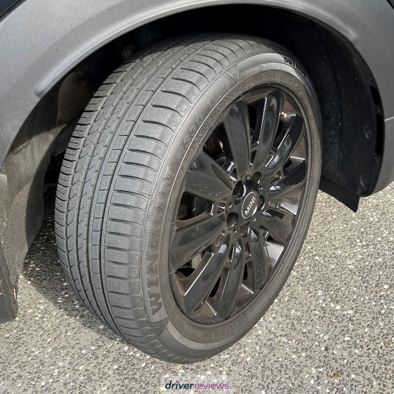 WINRUN R 330 225/35R19 88W Tyroola.com.au