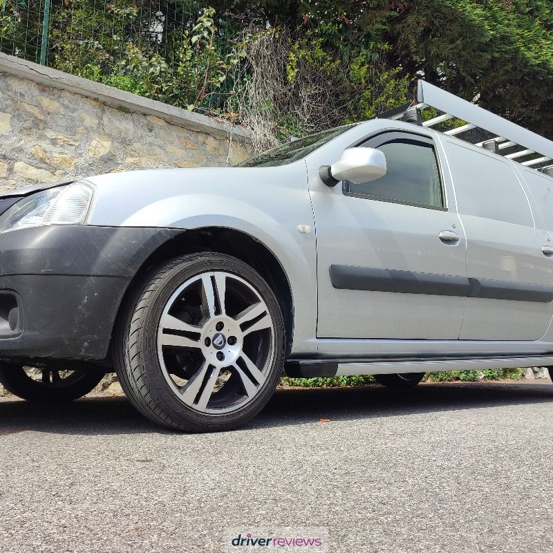 Image #5; Yokohama Advan Fleva V701, 205/45 R17 W; Dacia Logan