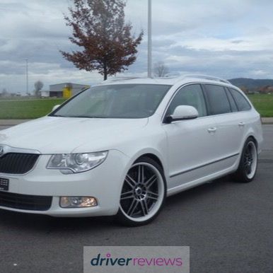 Image #4; Yokohama Advan Fleva V701, 225/40 R18 W; Skoda Superb