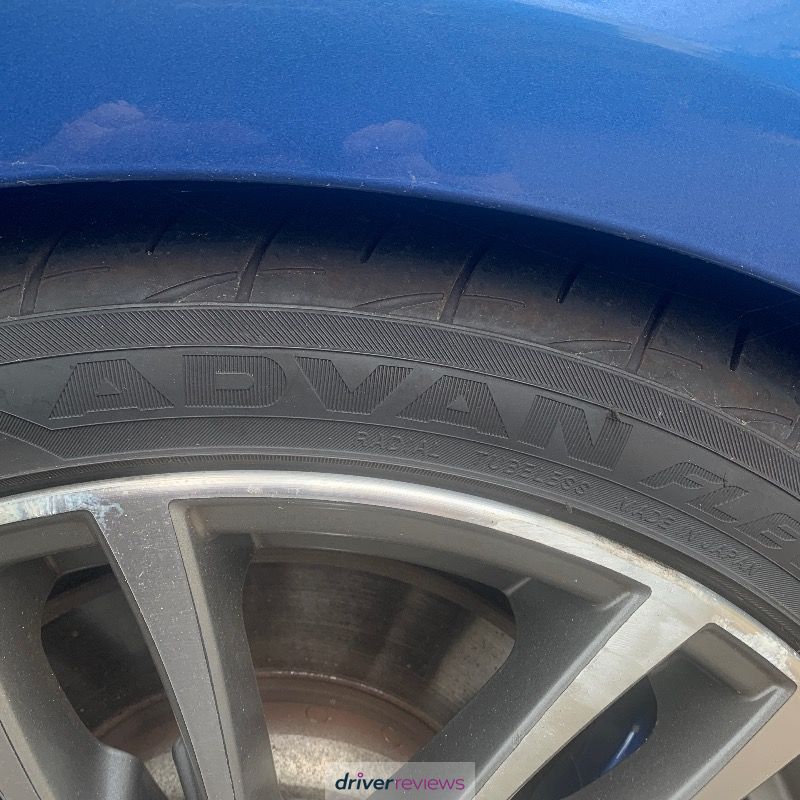 Yokohama Advan Fleva V701 255/35 R19 at Blackcircles.com