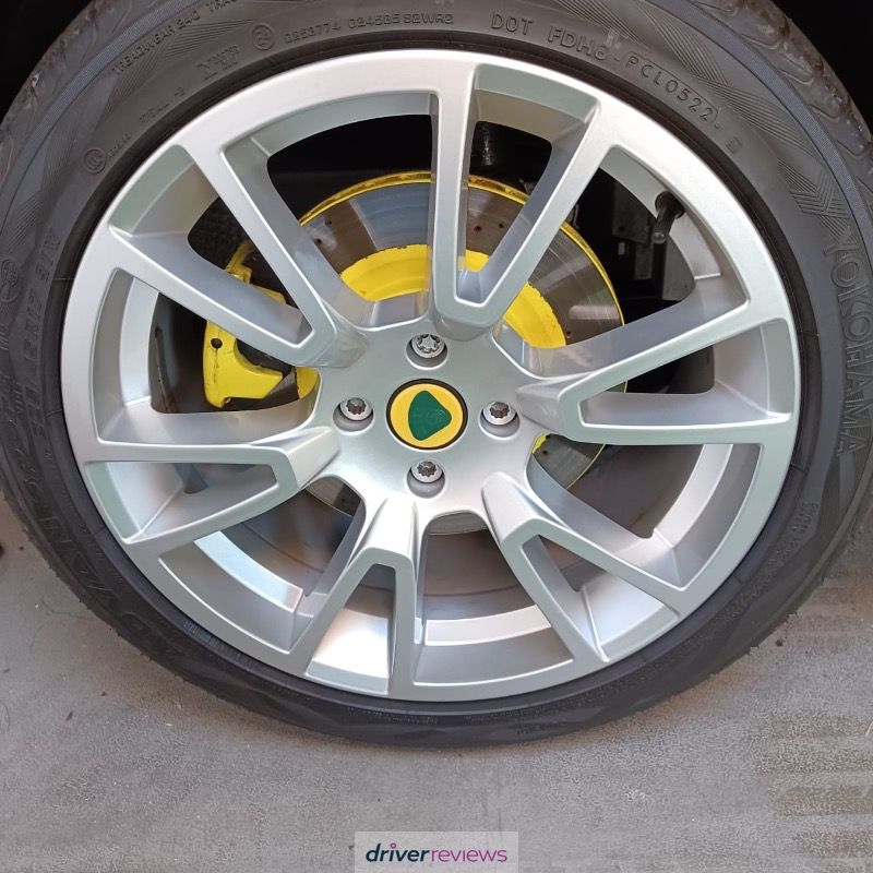 Yokohama Advan Sport V105 195/50 R16 at Blackcircles.com