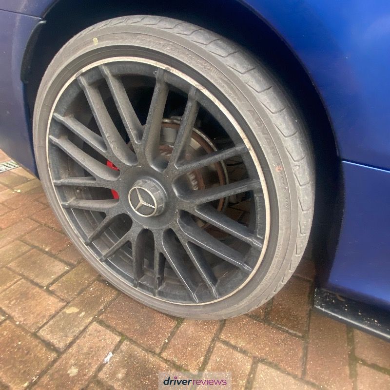 Yokohama Advan Sport V105 285/35 R22 at Blackcircles.com