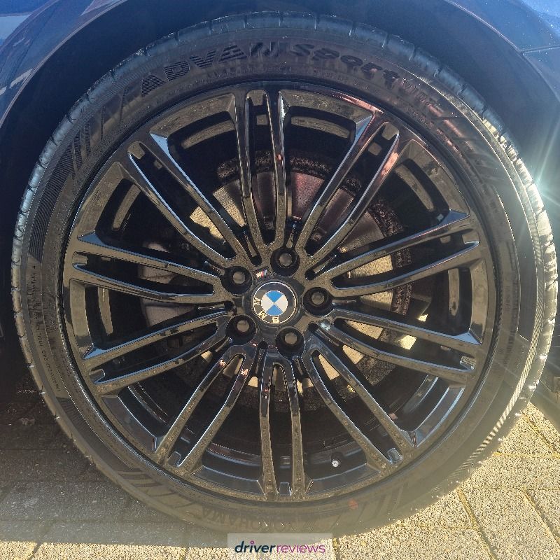 Yokohama Advan Sport V107 235/40 R19 at Blackcircles.com
