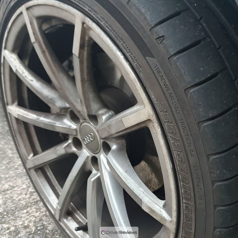 Yokohama Advan Sport V107 255/40 R18 at Blackcircles.com