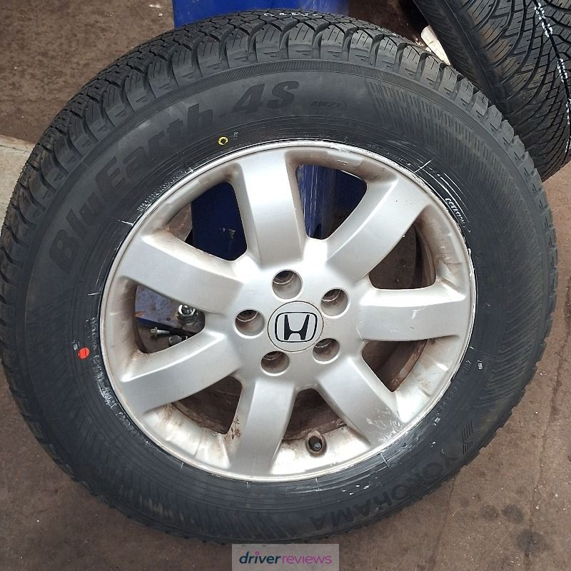 Yokohama BluEarth-4S AW21 195/65 R15 at Blackcircles.com