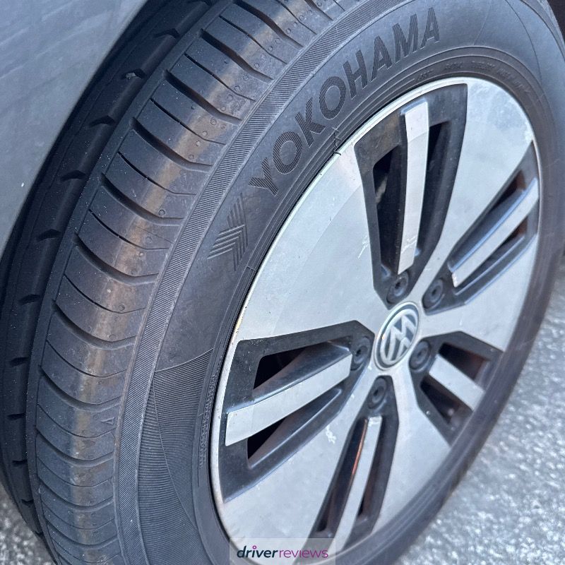 Yokohama BluEarth ES32 215/60 R16 at Blackcircles.com