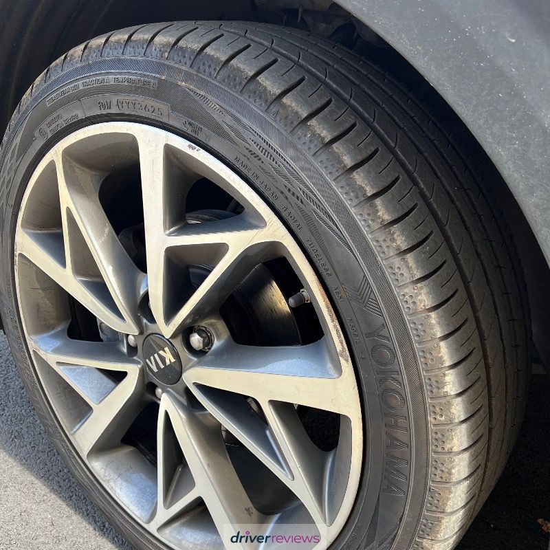 Yokohama BluEarth-GT AE51 215/50 R17 at Blackcircles.com