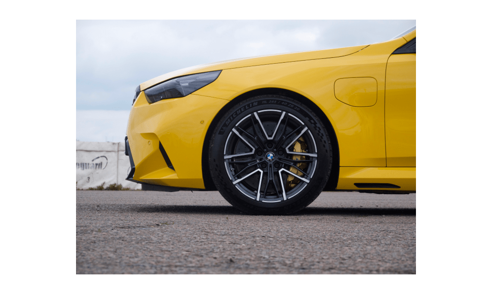 Front eines modernen Sportwagens