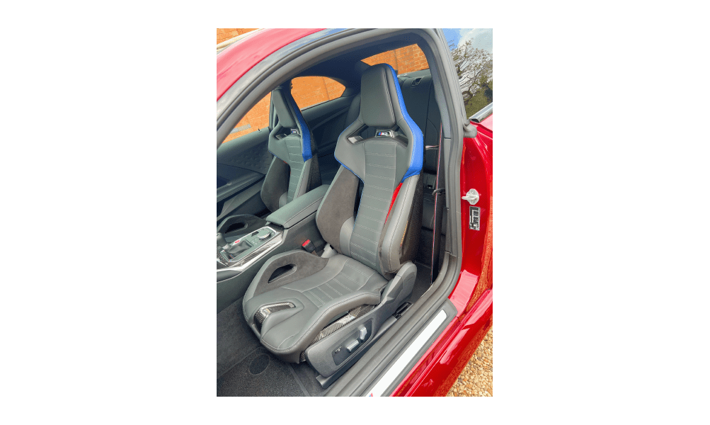 Bild der Carbon-Schalensitze im BMW M2 der G87-Generation