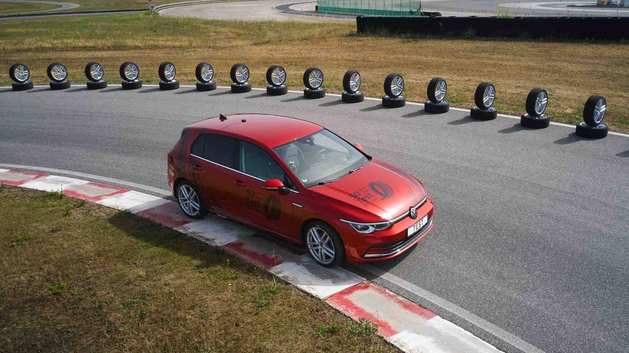Testul ADAC privind anvelopele pentru toate anotimpurile