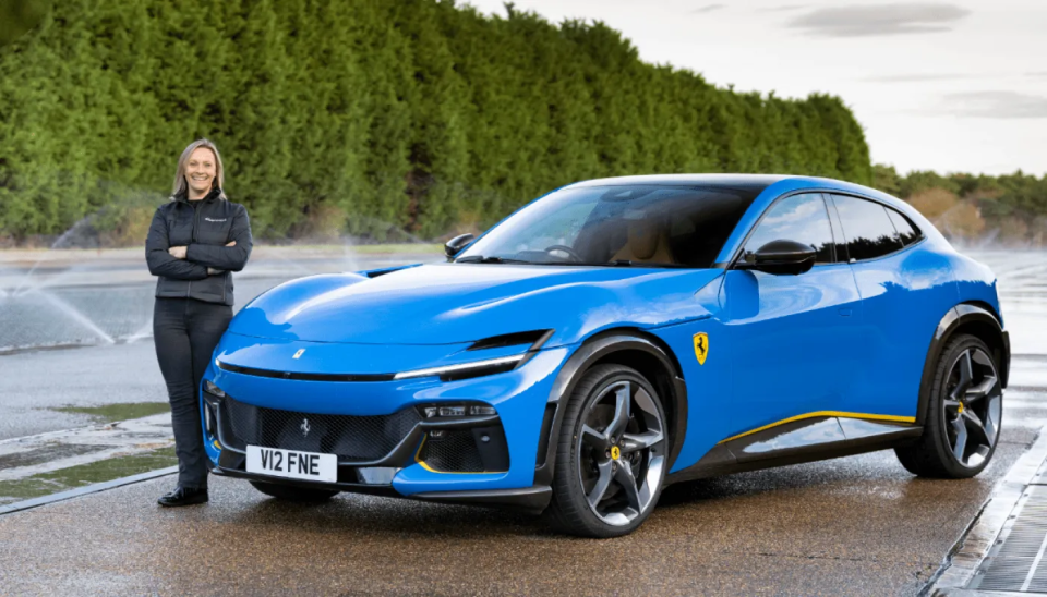 Vikki Ferrari Purosangue