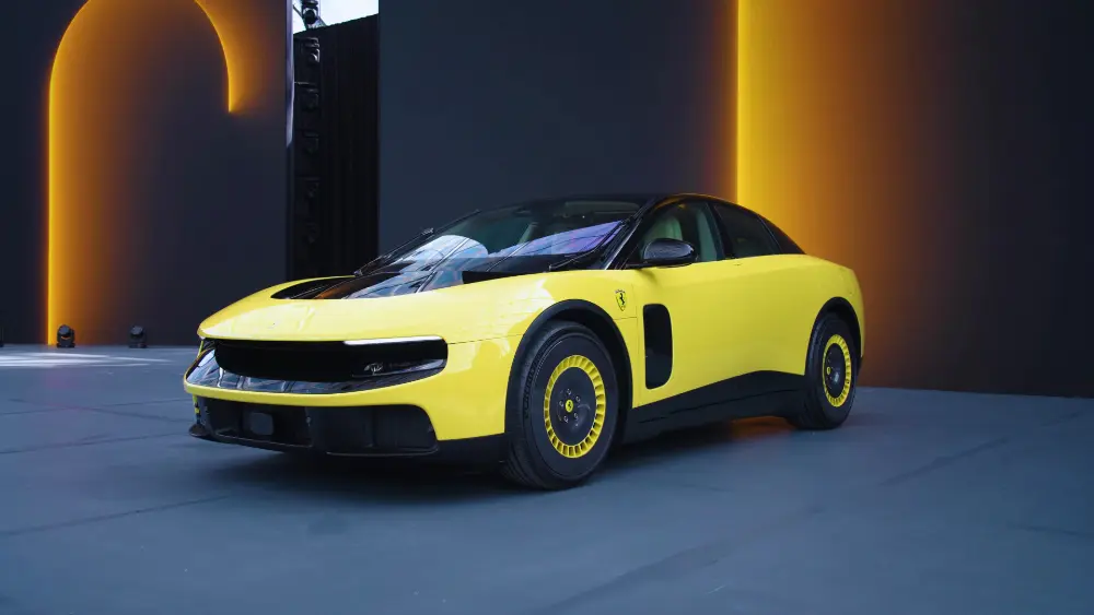 Ferrari Luce în Giallo Luce la premiera mondială de la Roma - patru uși complet electrice cu 1.050 CP