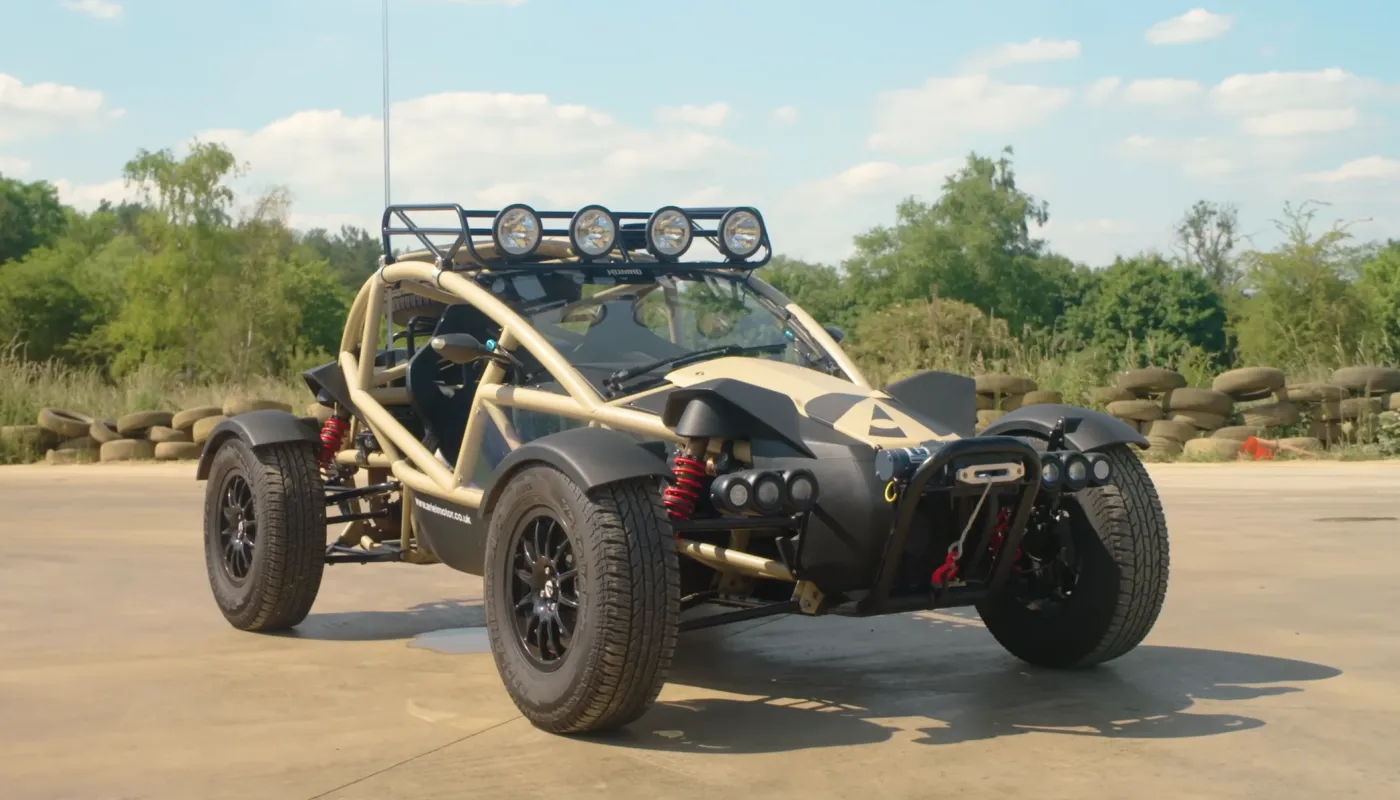 Bild på den parkerade Ariel Nomad