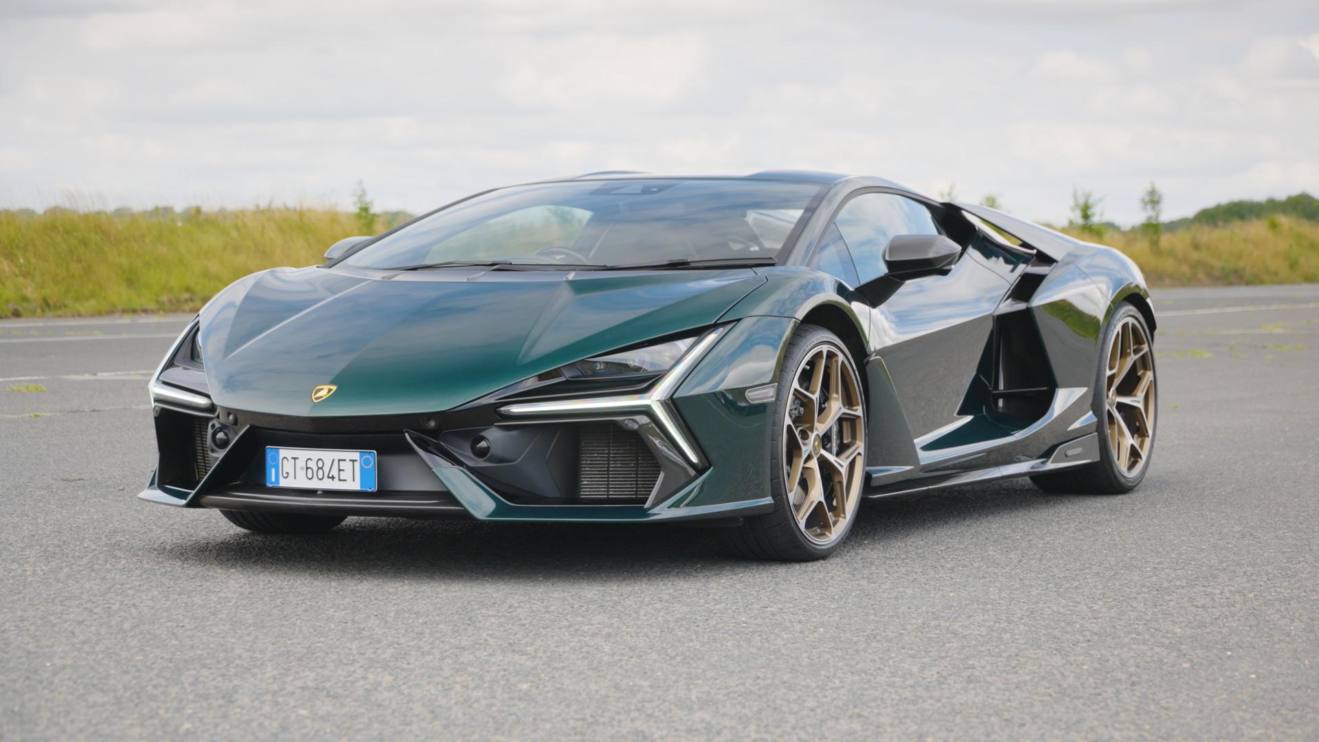 Lamborghini Revuelto