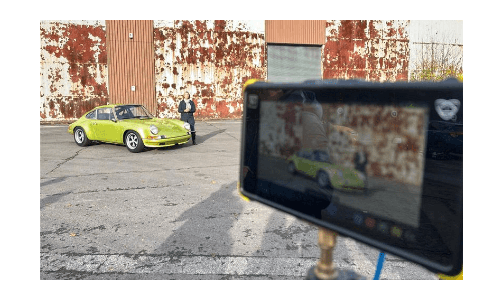 Vicki Butler-Henderson präsentiert ein Video über den Porsche 911K